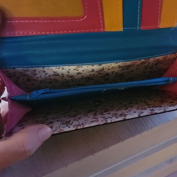 Paris Eiffel Tower Wallet - Picture 5 of 7